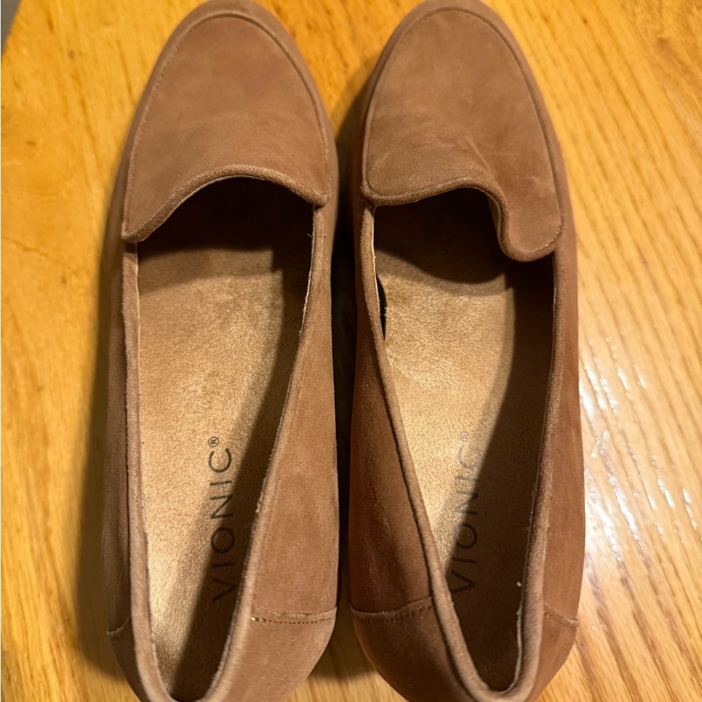 Vionic Women's Brown Suede Loafers
